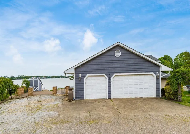 Homes for sale in Thornville, OH | 11918 Township Road 406, Thornville, OH 43076 | MLS# 226016404