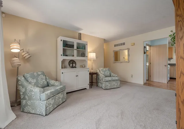 Homes for sale in Hilliard, OH | 3727 Carriage Run Dr, Hilliard, OH 43026 | MLS# 226019726