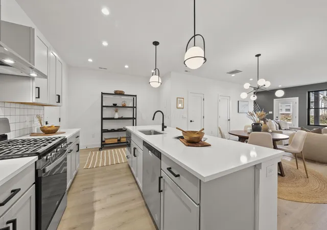 1st image of 1097 Franklin Ave, Columbus, OH 43205 | MLS# 226016557