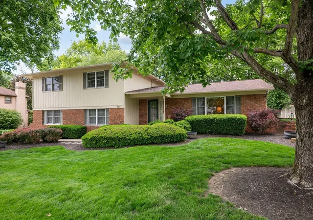 Homes for sale in Gahanna, OH | 98 Walcreek Dr W, Gahanna, OH 43230 | MLS# 226017629
