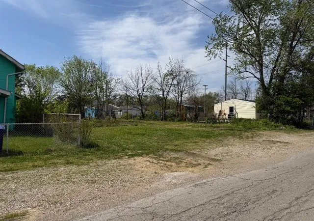 3rd image of 2183 Berrell Ave, Columbus, OH 43211 | MLS# 226016542