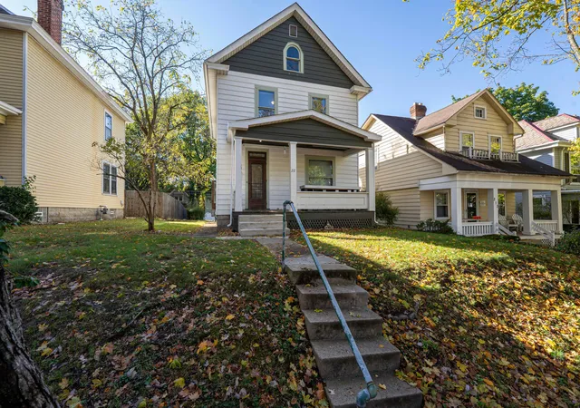 Homes for sale in Columbus, OH | 217 E Oakland Ave, Columbus, OH 43201 | MLS# 226016547