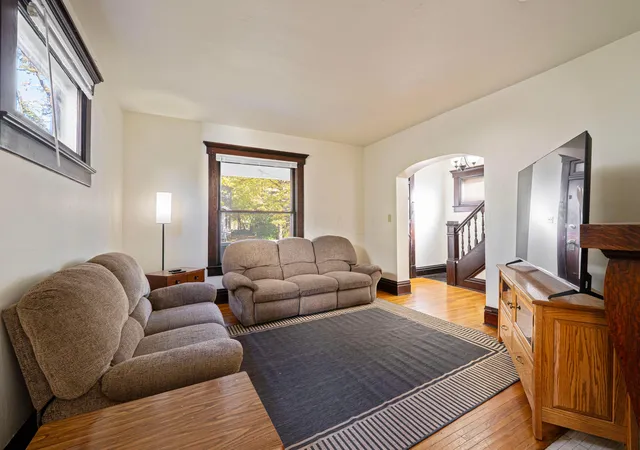 Homes for sale in Columbus, OH | 217 E Oakland Ave, Columbus, OH 43201 | MLS# 226016547
