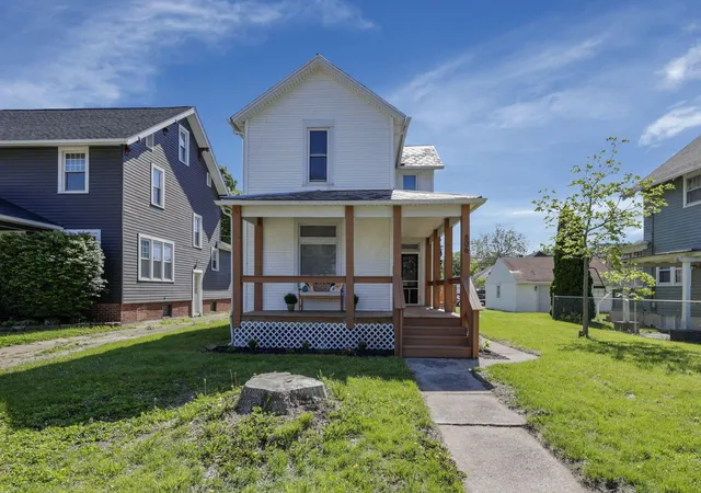 3rd image of 806 N High St, Lancaster, OH 43130 | MLS# 226016624