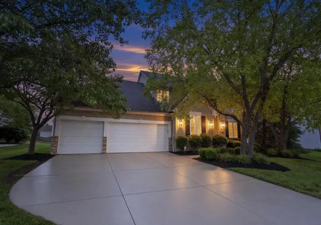 2nd image of 2449 Minnie Ct, Lewis Center, OH 43035 | MLS# 226017767