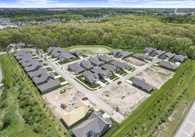 Listing Photo 2 - Condo for sale in building located at 1556 Bethel Woods Blvd, Marysville, OH 43040 - Unit #