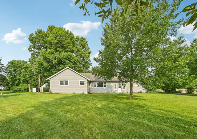 Photo 2 of Single family home for sale at 2770 Bixby Rd, Groveport, OH 43125 | MLS# 226021294 | Listing updated on 2026-07-29