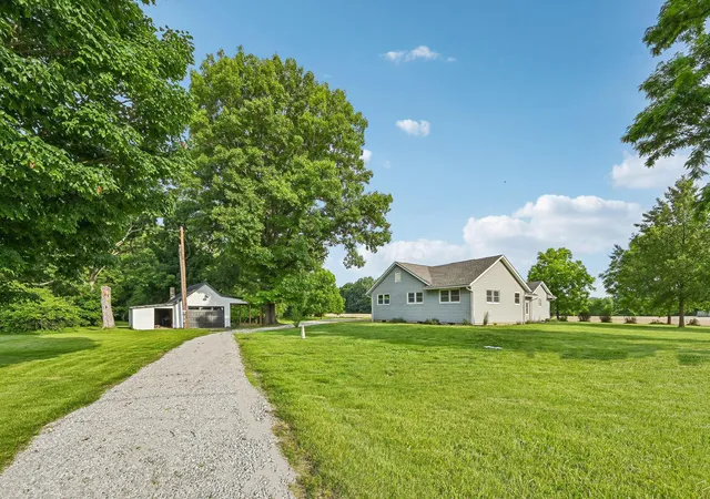 Photo 3 of Single family home for sale at 2770 Bixby Rd, Groveport, OH 43125 | MLS# 226021294 | Listing updated on 2026-07-29