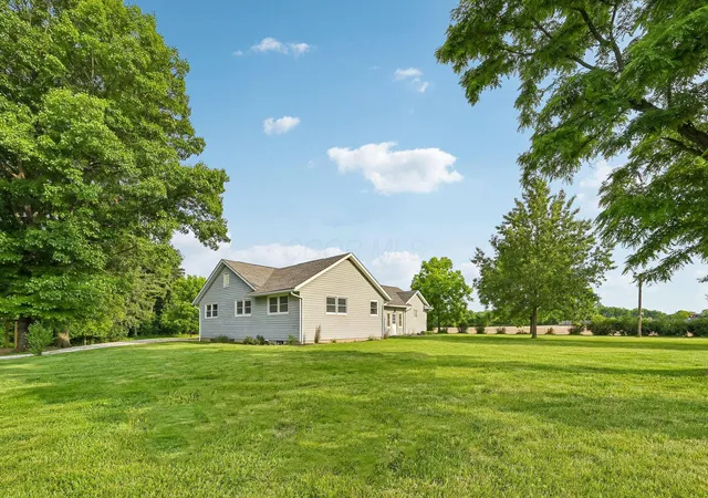Photo 4 of Single family home for sale at 2770 Bixby Rd, Groveport, OH 43125 | MLS# 226021294 | Listing updated on 2026-07-29
