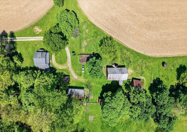 Photo 3 of Single family home for sale at 8040 Thayer Rd, Mount Vernon, OH 43050 | MLS# 226016917 | Listing updated on 2026-08-31