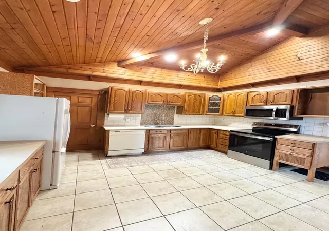 4th image of 518 E Hamtramck St, Mount Vernon, OH 43050 | MLS# 226016847