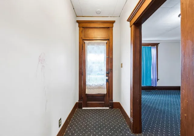 3rd image of 424 N Columbus St, Lancaster, OH 43130 | MLS# 226017068