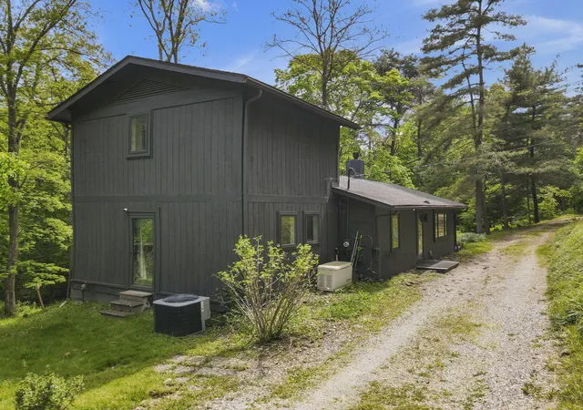 Photo 5 of Single family home for sale at 33329 Lynch Dr, Logan, OH 43138 | MLS# 226018036 | Listing updated on 2026-08-25