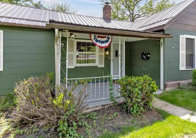 Homes for sale in Newark, OH | 365 Ballard Ave, Newark, OH 43055 | MLS# 226017160