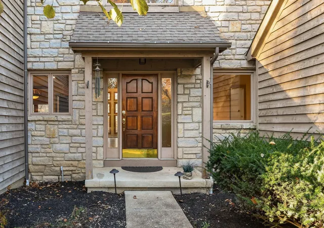 Photo 3 of Single family home for sale at 3313 Glen Oaks Ct, Lewis Center, OH 43035 | MLS# 226017472 | Listing updated on 2026-10-09