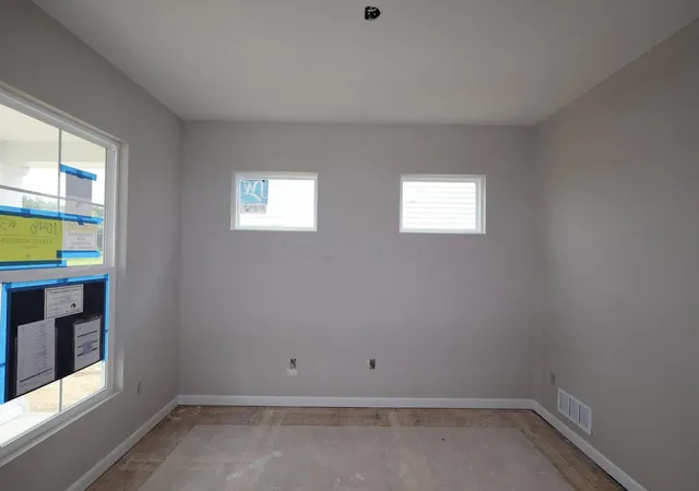 Photo 3 of Sale Pending at 1048 Saddle Tank Dr, Plain City, OH 43064 | MLS# 226017286 | Listing updated on 2026-07-29