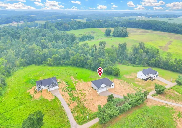Photo 3 of Single family home for sale at 621 Trapp Ln, Hopewell, OH 43746 | MLS# 226026086 | Listing updated on 2026-08-12