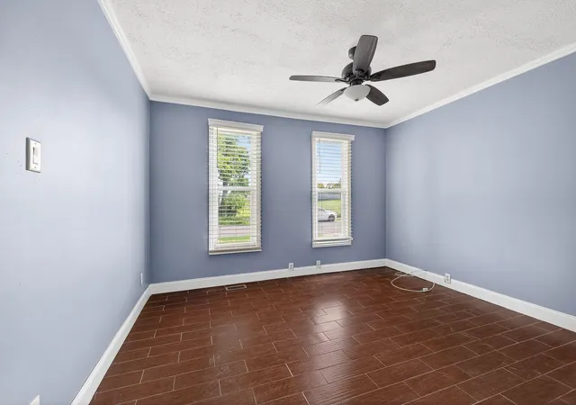Homes for sale in Newark, OH | 23 S Pine St, Newark, OH 43055 | MLS# 226017389