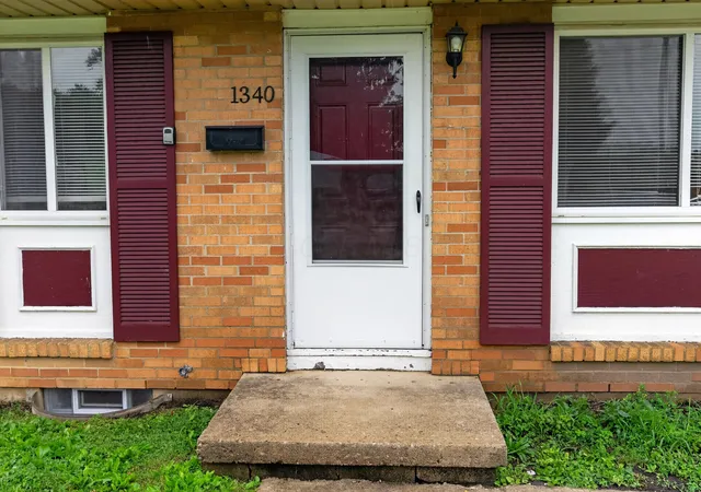 2nd image of 1340 Wick Ct, Columbus, OH 43207 | MLS# 226017784
