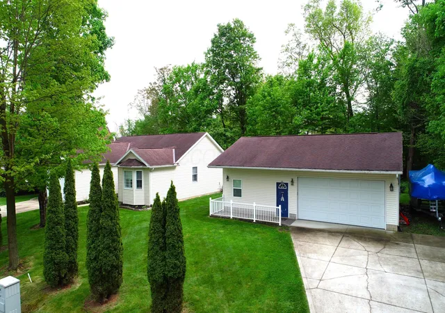 Homes for sale in Howard, OH | 1209 Apple Valley Dr, Howard, OH 43028 | MLS# 226017615