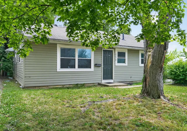 Photo 2 of Sale Pending at 1170 S Hampton Rd, Columbus, OH 43227 | MLS# 226025674 | Listing updated on 2026-09-23