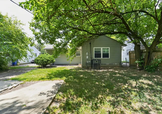 Photo 3 of Sale Pending at 1170 S Hampton Rd, Columbus, OH 43227 | MLS# 226025674 | Listing updated on 2026-09-23