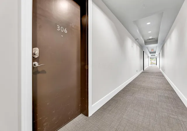 3rd image of 1145 N High St #306, Columbus, OH 43201 | MLS# 226019283