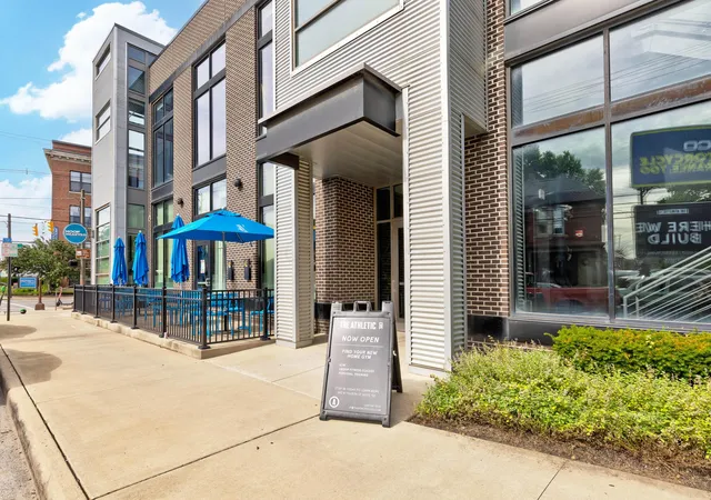 3rd image of 1145 N High St, Columbus, OH 43201