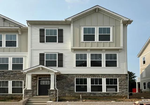 Homes for sale in Westerville, OH | 377 Shumard Ln, Westerville, OH 43082