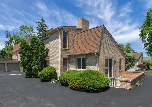 Homes for sale in Upper Arlington, OH | 4375 Latin Ln, Upper Arlington, OH 43220 | MLS# 226019634