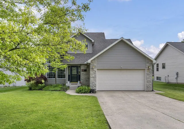 Homes for sale in Howard, OH | 850 Fairway Dr, Howard, OH 43028 | MLS# 226017659