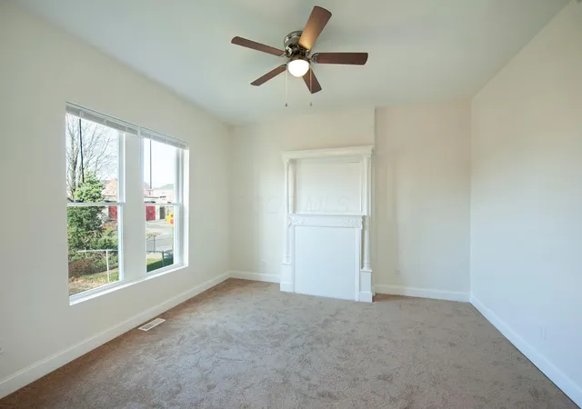 Listing Photo 2 - Condo for sale in building located at 1404 Indianola Ave, Columbus, OH 43201 - Unit #