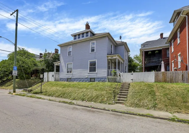 3rd image of 829-831 Studer Ave, Columbus, OH 43206 | MLS# 226018293