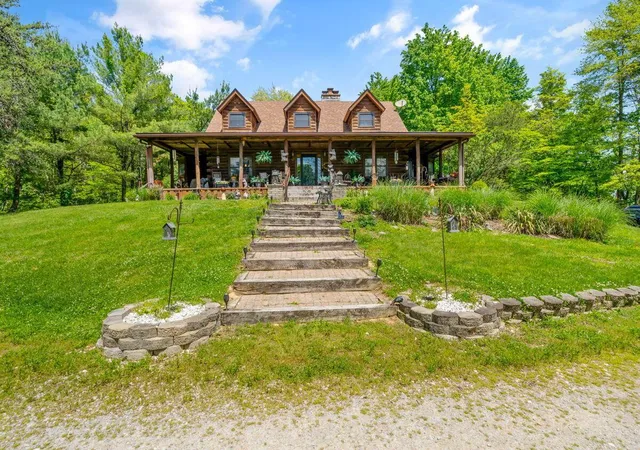 Homes for sale in Rockbridge, OH | 16472 Kreashbaum Rd, Rockbridge, OH 43149 | MLS# 226017951
