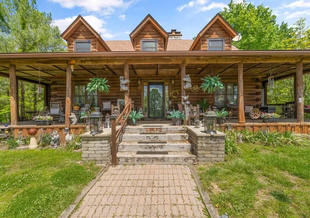 Homes for sale in Rockbridge, OH | 16472 Kreashbaum Rd, Rockbridge, OH 43149 | MLS# 226017951
