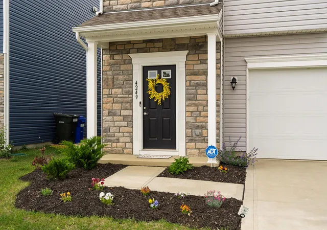 Homes for sale in Canal Winchester, OH | 4249 Portwatch Dr, Canal Winchester, OH 43110 | MLS# 226018819