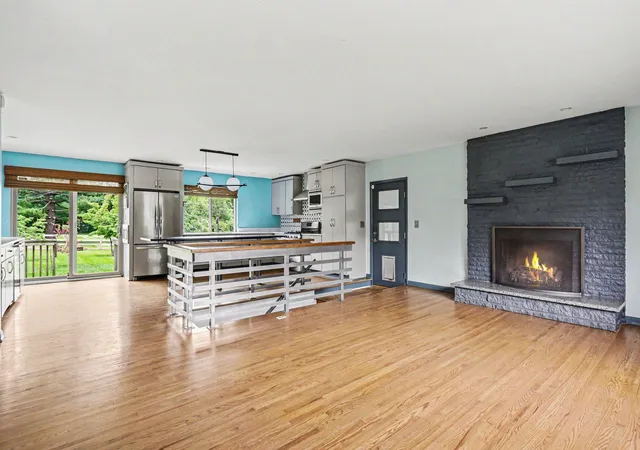 Photo 4 of Single family home for sale at 3140 Fishinger Rd, Columbus, OH 43221 | MLS# 226020868 | Listing updated on 2026-09-15