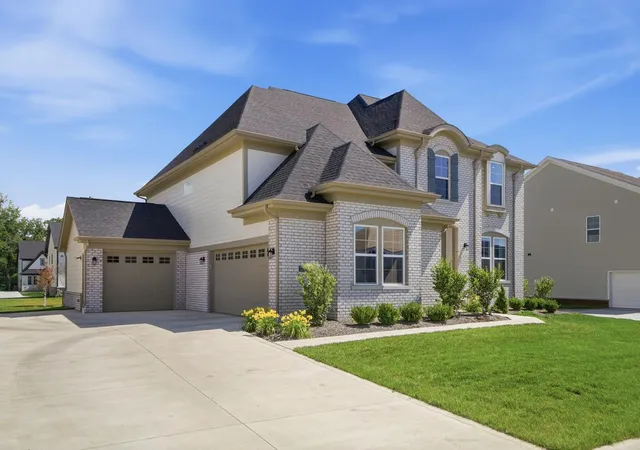 Homes for sale in Grove City, OH | 1326 Blueberry, Grove City, OH 43123 | MLS# 226022190