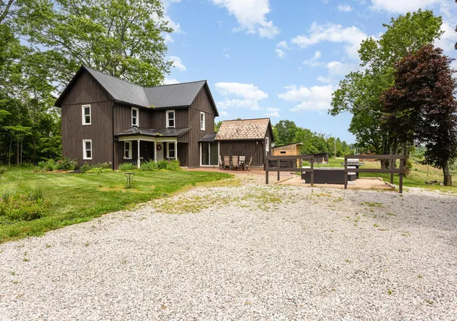 Homes for sale in Rockbridge, OH | 16850 Kreashbaum Rd, Rockbridge, OH 43149 | MLS# 226017887