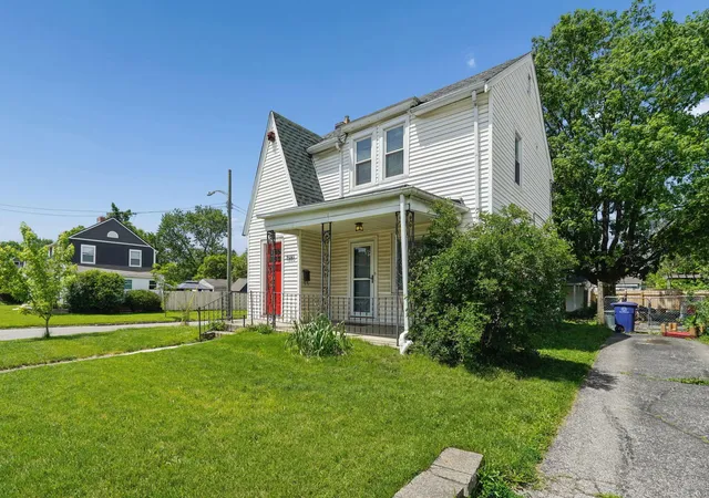 Homes for sale in Columbus, OH | 1580 E Weber Rd, Columbus, OH 43211 | MLS# 226018397