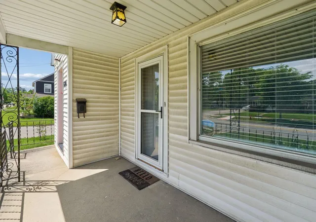 Homes for sale in Columbus, OH | 1580 E Weber Rd, Columbus, OH 43211 | MLS# 226018397