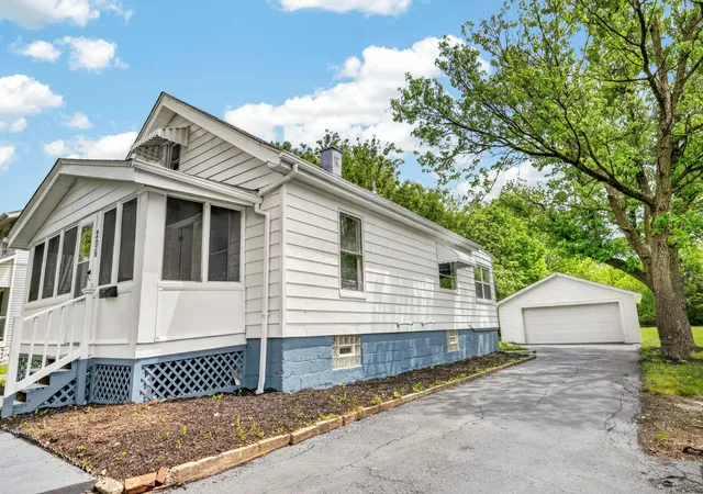 Photo 3 of Single family home for sale at 206 Collingwood Ave, Columbus, OH 43213 | MLS# 226018142 | Listing updated on 2026-07-28