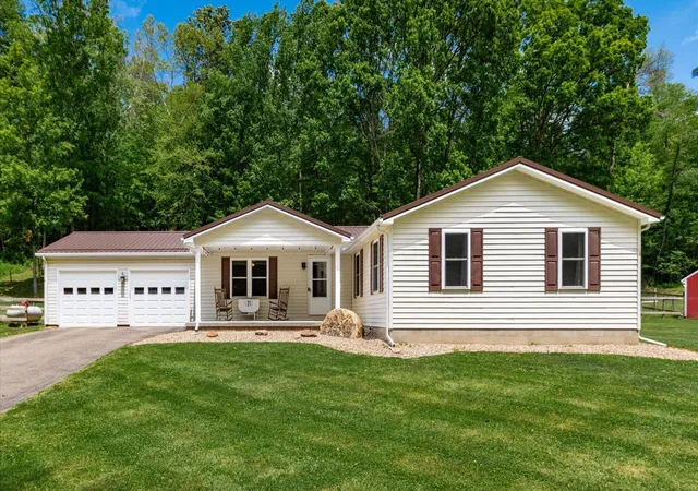 Photo 1 of Single family home for sale at 385 Irish Ridge Rd, Philo, OH 43771 | MLS# 226018130 | Listing updated on 2026-08-27