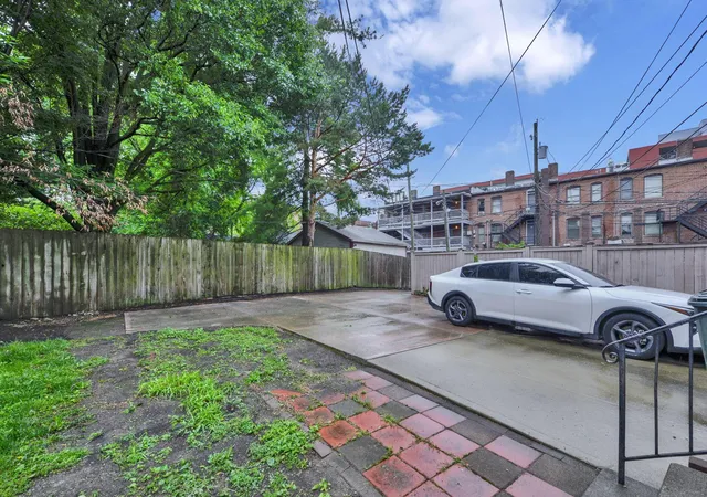 Listing Photo 2 - Condo for sale in building located at 29 E 2nd Ave, Columbus, OH 43201 - Unit #