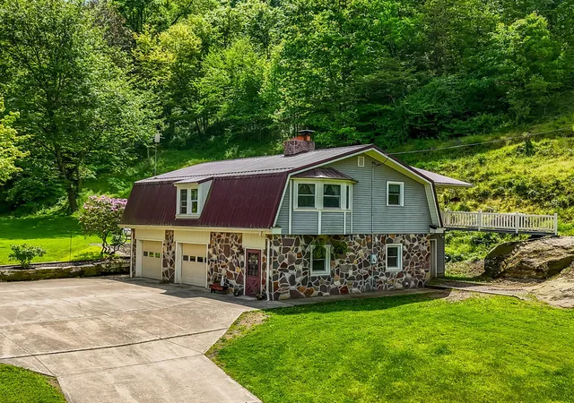 4th image of 2250 Indian Camp Run Rd, New Concord, OH 43762 | MLS# 226018026