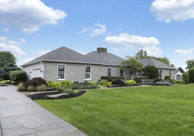 Photo 2 of Single family home for sale at 3588 Thornhill Ln, Grove City, OH 43123 | MLS# 226018438 | Listing updated on 2026-09-12