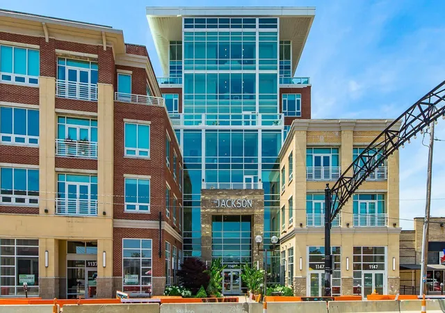 4th image of 1145 N High St N, Columbus, OH 43201