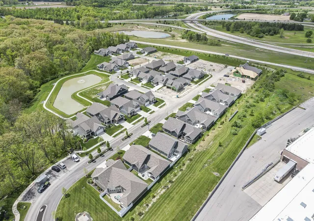 Listing Photo 2 - Condo for sale in building located at 1552 Bethel Woods Blvd, Marysville, OH 43040 - Unit #