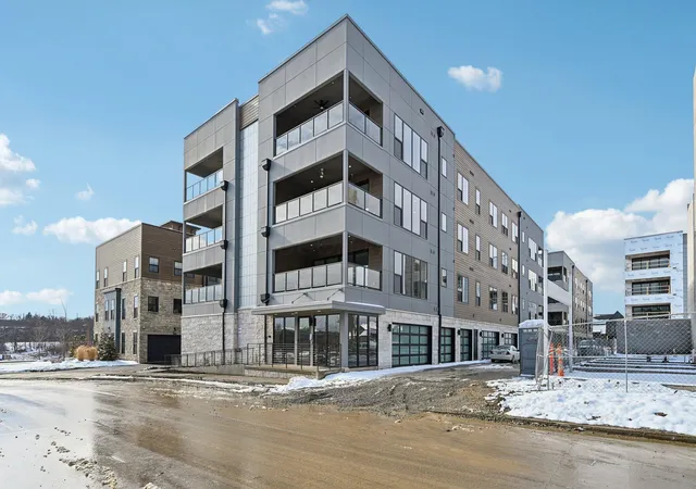 1st image of 2842 Gunnison Dr #401, Columbus, OH 43228 | MLS# 226018183