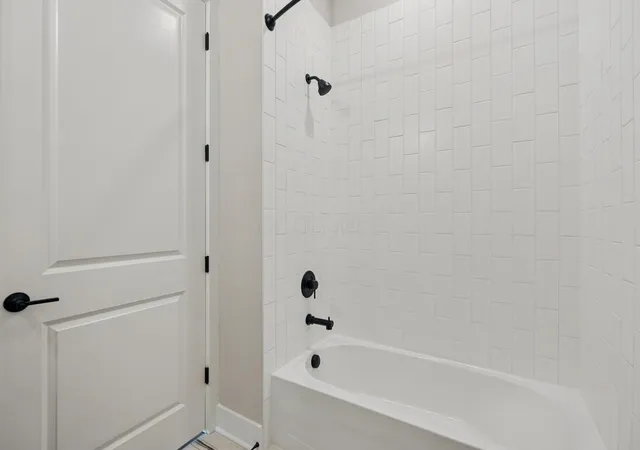 2nd image of 2842 Gunnison Dr, Columbus, OH 43228